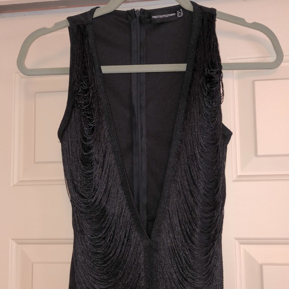 Plunge/Fringe -Pretty Little Thing -Dress in Black-Size 4 USA-Super Sexy - Picture 12 of 15